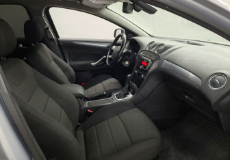 Подержанный автомобиль Ford Mondeo Sedan 2012 года (10 фото)