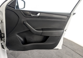 Подержанный автомобиль Skoda Rapid Liftback 2019 года (20 фото)