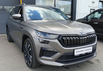 Подержанный автомобиль Skoda Kodiaq 2023 года (3 фото)