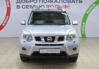 Подержанный автомобиль Nissan X-Trail 2011 года (2 фото)