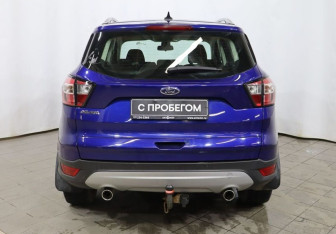 Подержанный автомобиль Ford Kuga 2018 года (5 фото)