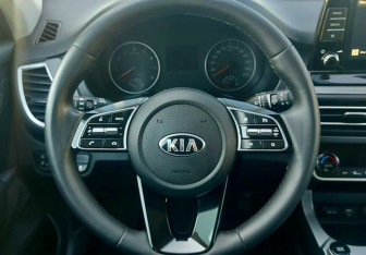 Подержанный автомобиль Kia Seltos 2021 года (12 фото)