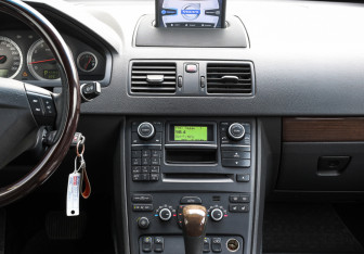 Подержанный автомобиль Volvo XC90 2011 года (15 фото)