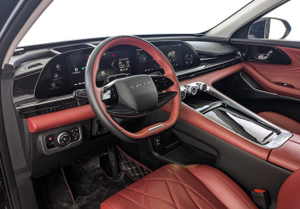 Подержанный автомобиль Exeed RX 2023 года (15 фото)