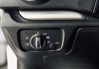 Подержанный автомобиль Audi A3 Hatchback 2014 года (23 фото)