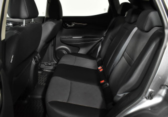 Подержанный автомобиль Nissan Qashqai 2015 года (16 фото)