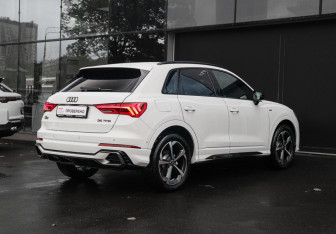 Подержанный автомобиль Audi Q3 2026 года (4 фото)