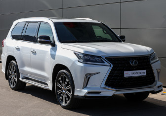 Подержанный автомобиль Lexus LX 2020 года (3 фото)