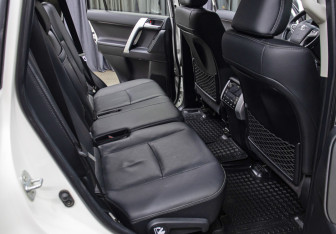 Подержанный автомобиль Toyota Land Cruiser Prado 2019 года (12 фото)