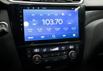 Подержанный автомобиль Nissan X-Trail 2015 года (18 фото)