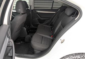 Подержанный автомобиль Skoda Octavia Liftback 2018 года (12 фото)