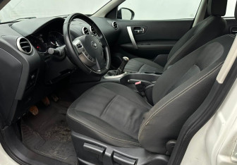 Подержанный автомобиль Nissan Qashqai 2011 года (9 фото)