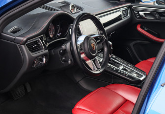 Подержанный автомобиль Porsche Macan 2017 года (20 фото)