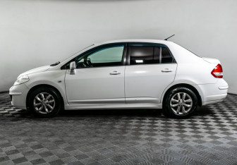 Подержанный автомобиль Nissan Tiida Sedan 2013 года (8 фото)