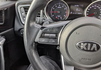 Подержанный автомобиль Kia Ceed Hatchback 2019 года (24 фото)