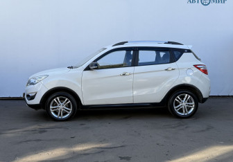 Подержанный автомобиль Changan CS35 2016 года (8 фото)