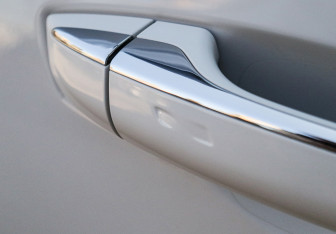 Подержанный автомобиль Geely Okavango 2022 года (28 фото)