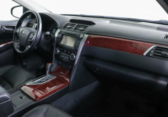 Подержанный автомобиль Toyota Camry Sedan 2013 года (5 фото)