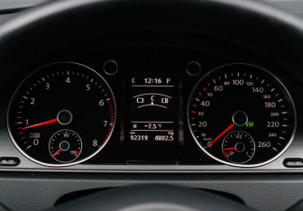 Подержанный автомобиль Volkswagen Passat Wagon 2013 года (25 фото)