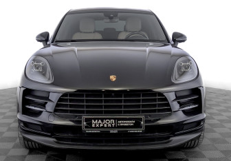 Подержанный автомобиль Porsche Macan 2019 года (2 фото)