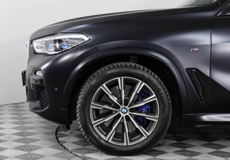 Подержанный автомобиль BMW X5 2020 года (8 фото)
