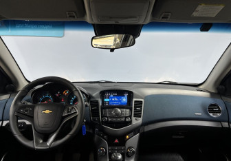 Подержанный автомобиль Chevrolet Cruze Sedan 2011 года (12 фото)