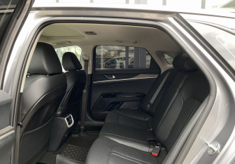 Подержанный автомобиль Kia K5 2024 года (27 фото)