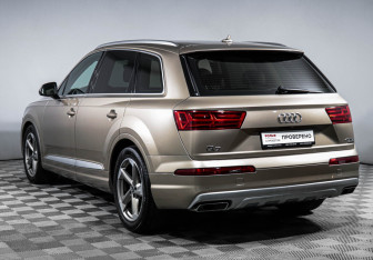 Подержанный автомобиль Audi Q7 2019 года (7 фото)
