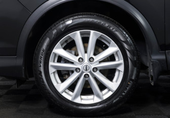 Подержанный автомобиль Nissan Qashqai 2018 года (17 фото)