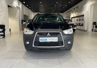 Подержанный автомобиль Mitsubishi ASX 2010 года (2 фото)