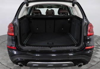 Подержанный автомобиль BMW X3 2020 года (9 фото)