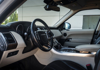 Подержанный автомобиль Land Rover Range Rover Sport 2014 года (9 фото)
