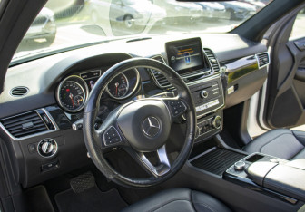 Подержанный автомобиль Mercedes-Benz GLE 2016 года (9 фото)