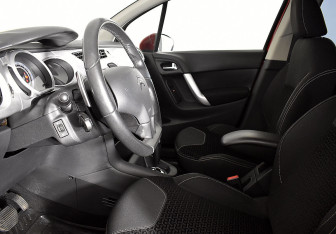 Подержанный автомобиль Citroen C3 Hatchback 2012 года (7 фото)