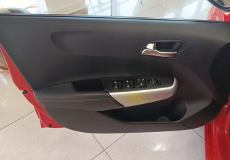 Подержанный автомобиль Kia Picanto 2021 года (15 фото)