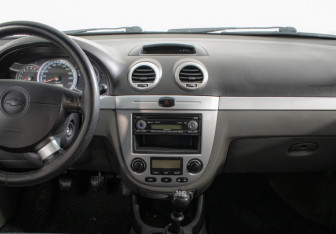 Подержанный автомобиль Chevrolet Lacetti Wagon 2011 года (11 фото)