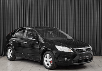 Подержанный автомобиль Ford Focus Hatchback 2009 года (3 фото)