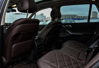 Подержанный автомобиль BMW X5 2023 года (13 фото)