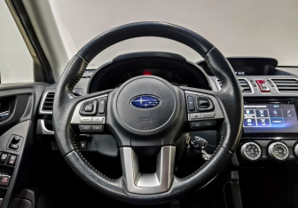 Подержанный автомобиль Subaru Forester Suv 2017 года (21 фото)