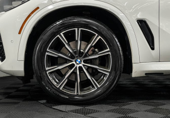 Подержанный автомобиль BMW X5 2019 года (7 фото)