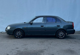 Подержанный автомобиль Hyundai Accent Sedan 2008 года (8 фото)