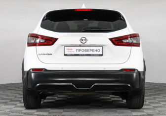 Подержанный автомобиль Nissan Qashqai 2022 года (6 фото)