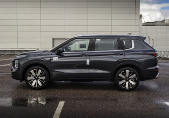 Новый Mitsubishi Outlander 2025 (8 фото)