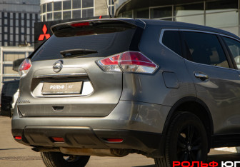 Подержанный автомобиль Nissan X-Trail 2016 года (15 фото)