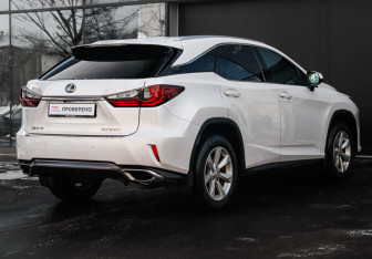 Подержанный автомобиль Lexus RX 2015 года (5 фото)