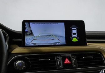 Подержанный автомобиль Genesis G70 2021 года (17 фото)