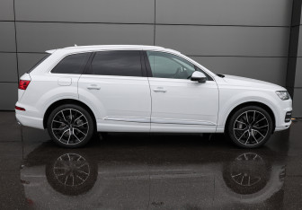 Подержанный автомобиль Audi Q7 2016 года (4 фото)