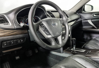 Подержанный автомобиль Nissan Teana 2011 года (13 фото)