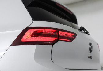 Подержанный автомобиль Volkswagen Golf GTI Hatchback 2021 года (22 фото)