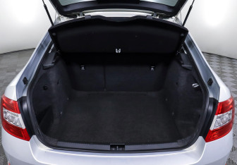 Подержанный автомобиль Skoda Octavia Liftback 2015 года (15 фото)